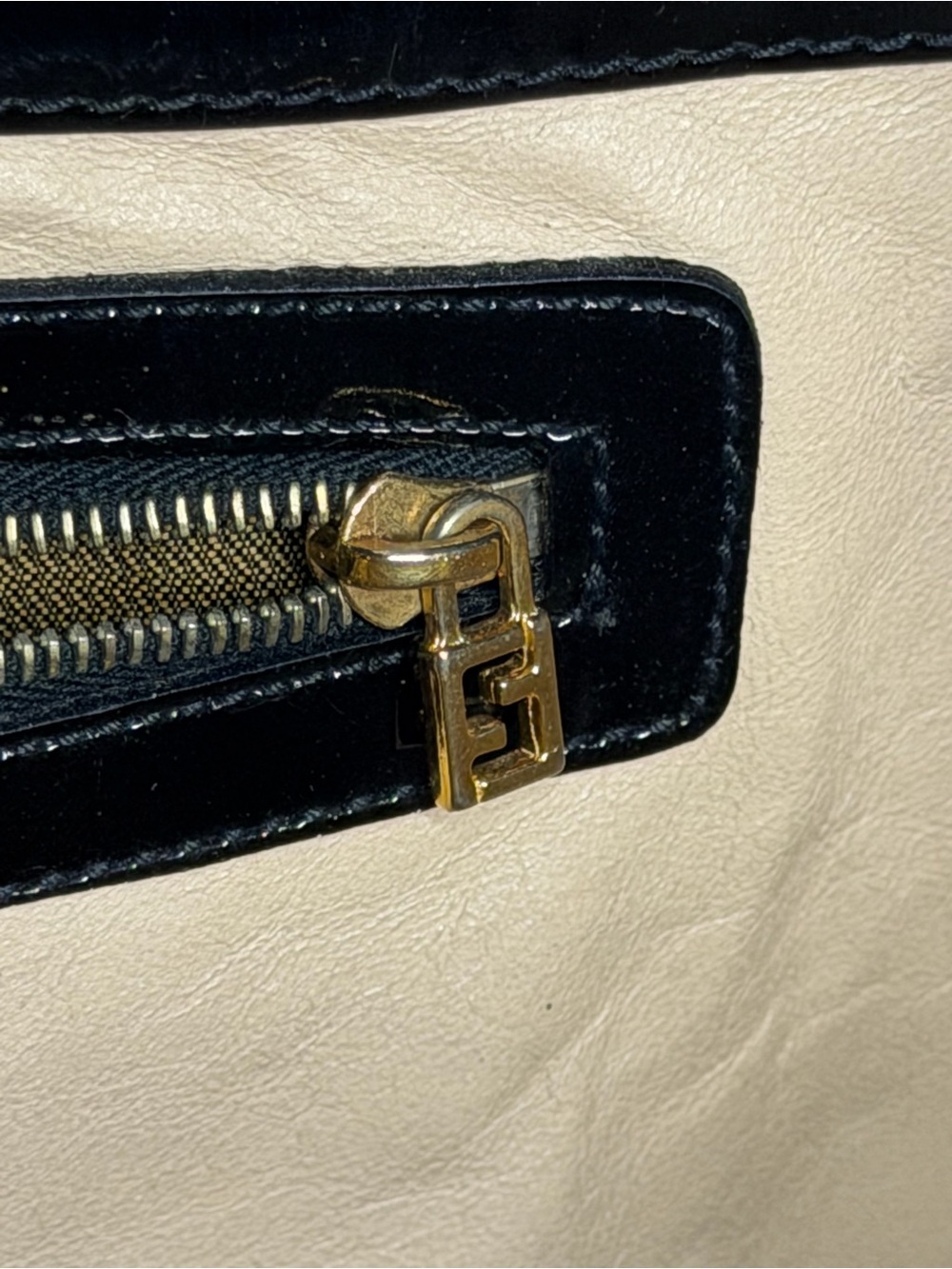 Vintage Fendi Black Patent FF Logo Tote - Picture 10 of 12